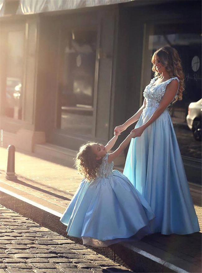 Robe De Bal Assortie Maman-Fille Bleu Clair FGD473 – Image 4