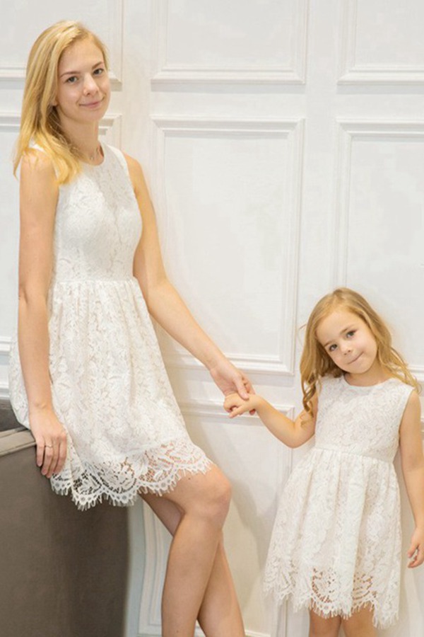 Petite Robe Habillée Assortie En Dentelle Blanche Pour Mère Et Fille MGD009