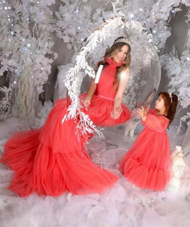 Robes De Soirée Assorties Mère-Fille En Tulle Volanté, Couleur Pastèque MGD018 – Image 4