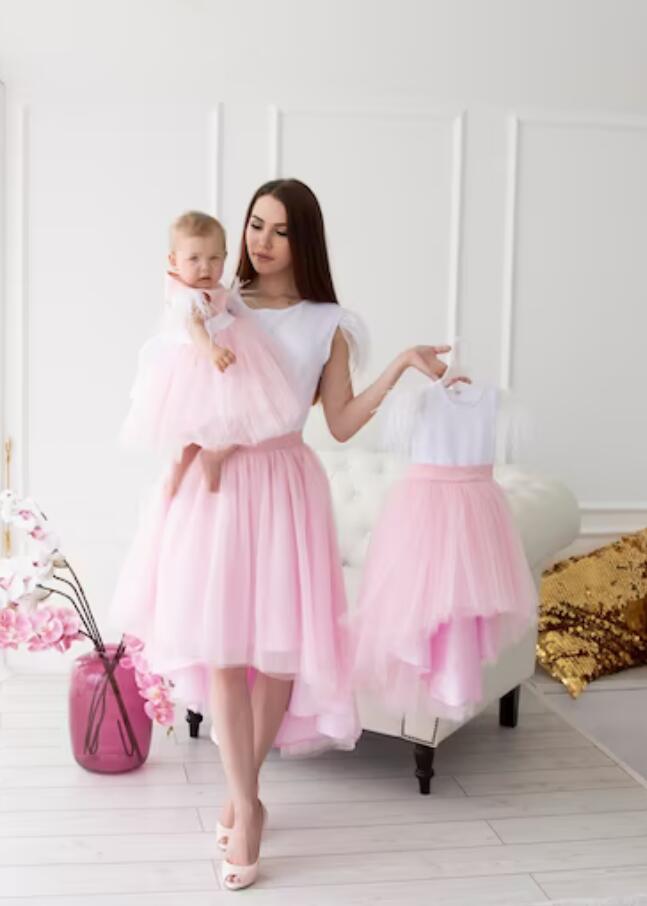 Rose Haute-Basse Robe De Soirée Correspondante Mère-Bébé MGD026 – Image 4