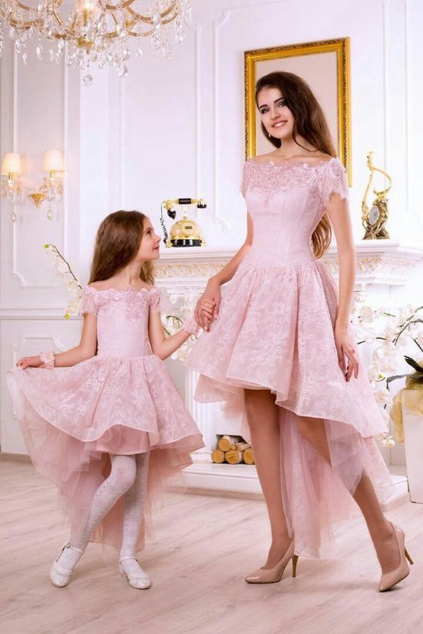 Rose Dentelle Haute-Basse Robe De Soirée Correspondante Mère-Fille MGD129
