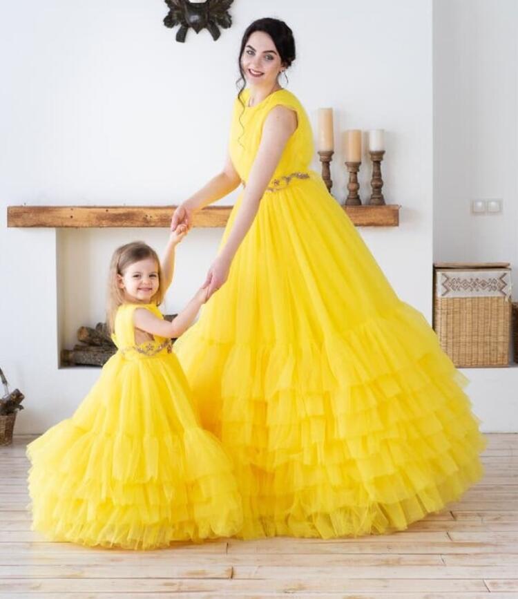 Robes Assorties Jaunes à Volants Pour Mère Et Fille MGD216 – Image 4