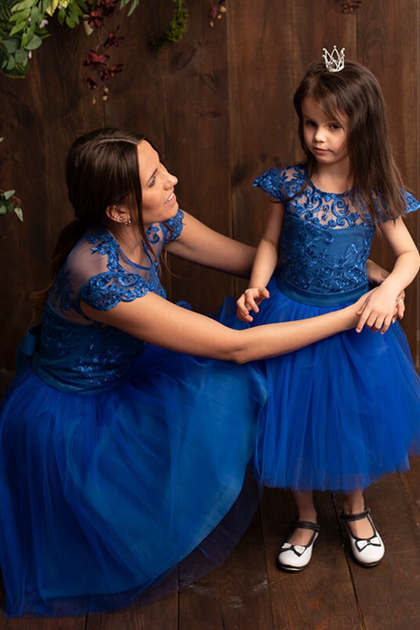 Robe De Fête Courte En Tulle Bleu Roi Pour Mère Et Fille MGD218 – Image 3