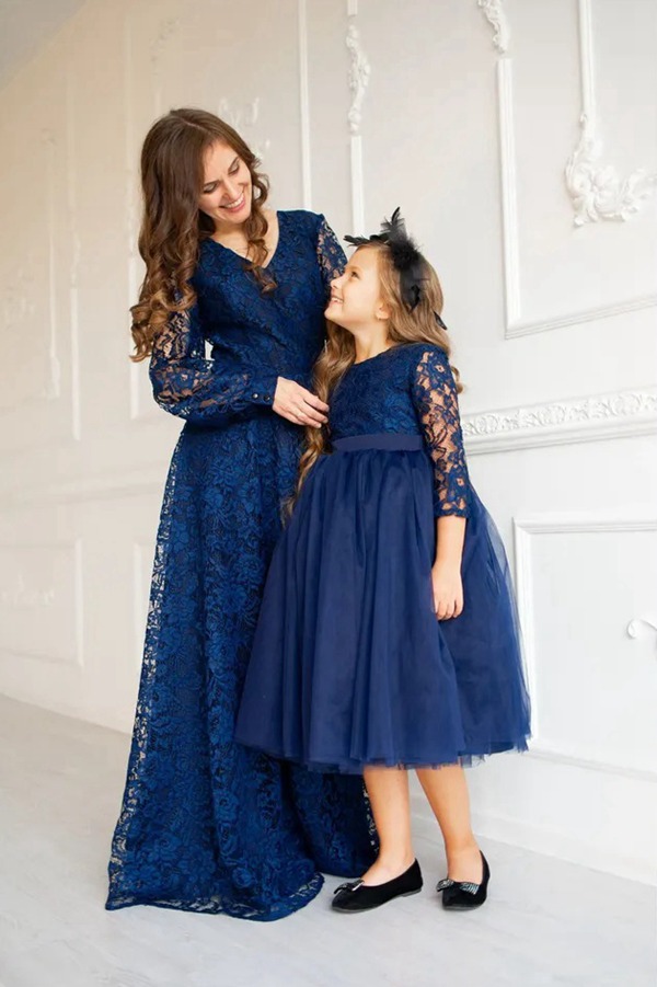 Robe Assortie Mère-Fille En Dentelle Bleu Marine à Manches Longues MGDK003