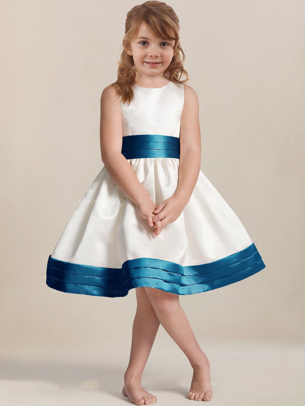 Robe De Demoiselle D'honneur Blanche En Satin, Coupe Trapèze, Longueur Genou FGD493 – Image 5